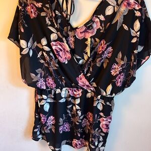 Floral Black Top. Baby doll size 2 NWT size medium gathered bust 36x26 poly